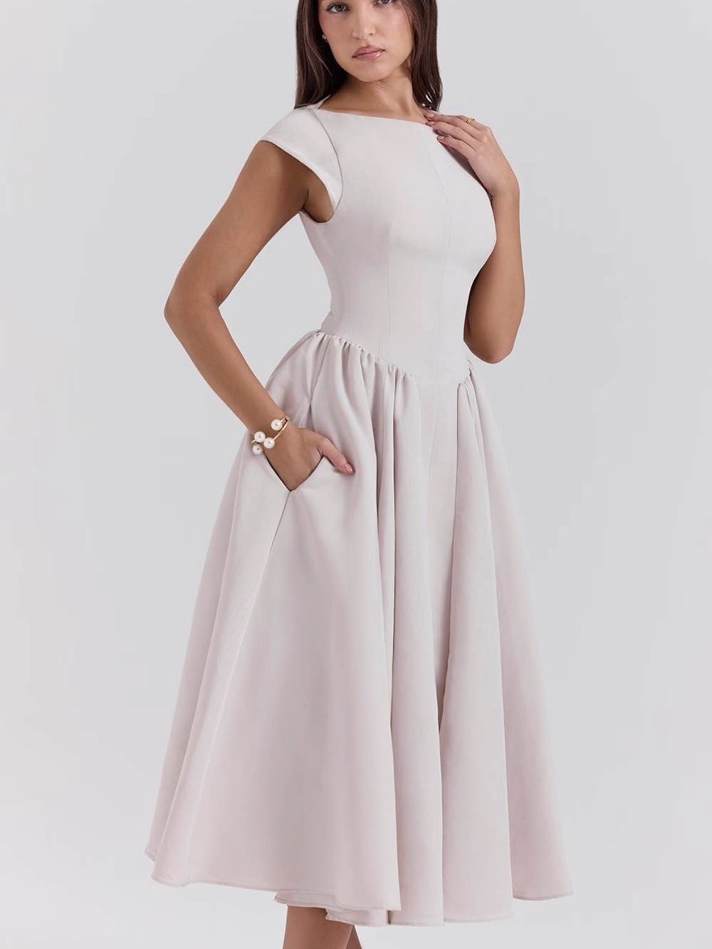 House of CB ‘Debutante’ Backless Midi Dress – French Dove (M) - Picture 2 of 8